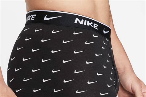 Slips. Nike DE